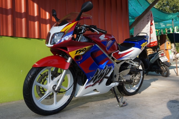 ขาย HONDA NSR โปร อาร์ม ปี 40 เอกสารทะเบียนชุดโอนครบ ขาย HONDA NSR โปร อาร์ม ปี 40 เอกสารทะเบียนชุดโอนครบ