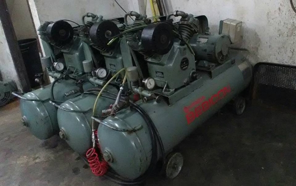 **ขายถูกๆ ปั้มลมมือสองจากญี่ปุ่น** HITACHI-BEBICON 5 แรง 2Stage  ทดสอบเรียบร้อย ทุกระบบทำงานได้ดีมากๆ นิ่งๆเงียบๆพร้อมใช้งานครับ