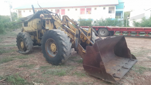 ขายตามสภาพ รถตัก CAT 910
