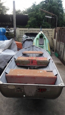 ขาย เรือปิเนียม12 ฟุตเก่าญี่ปุ่นตามสภาพ มีปะมาจากญี่ปุ่นตามรูปเลยค่ะไม่รวมเทเลอร์ ราคา 26,000