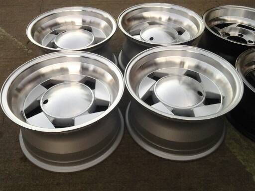 ขอบ 15x8 ออฟ ลึก 3 นิ้ว 6รู139.6 ทำสี หน้าเงาแล้ว ขาย 7500 บาท