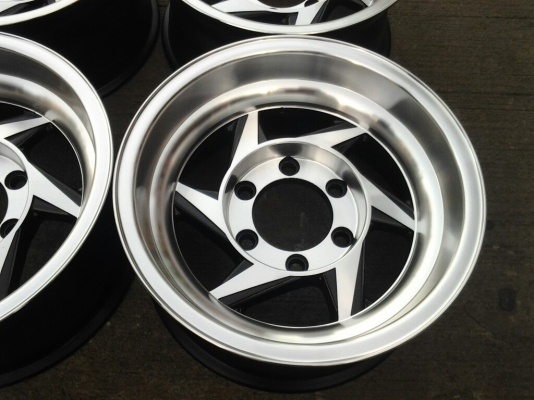 ขอบ 15x7 ออฟ ลึก 3 นิ้ว 6รู139.6 ทำสี หน้าเงาแล้ว ขาย 6500 บาท