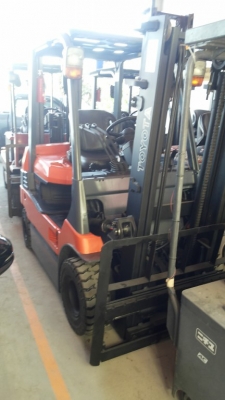 ขายรถ toyota ไฟฟ้านั่งขับ รุ่น 7 ขนาด 2.5 ตัน พร้อมตู้ชาร์จ