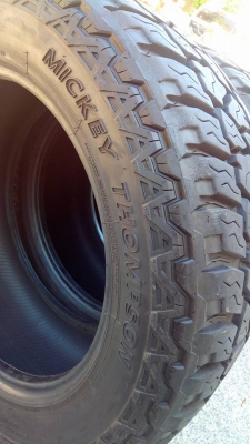 ยาง MICKEY THOMSON 285-55-20 ปี14 สภาพ ป้ายแดง