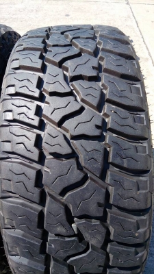 ยาง MICKEY THOMSON 285-55-20 ปี14 สภาพ ป้ายแดง