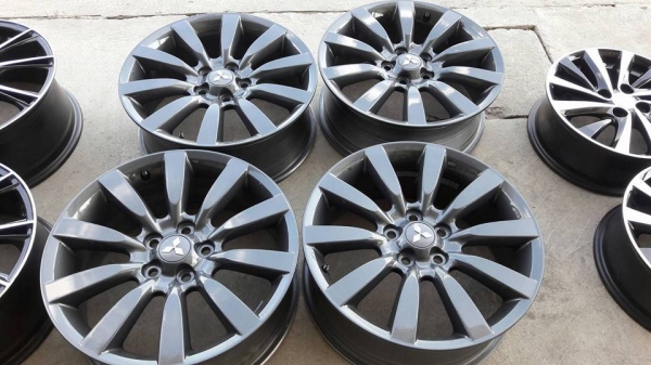 ขายล้อแม็ก mitsu lancer ex 18"ทำสีเทามาใหม่ สนใจติดต่อ ตาเล็ก ล้อและยางครับ 081-3747940 ขายล้อแม็ก mitsu lancer ex 18"ทำสีเทามาใหม่ สนใจติดต่อ ตาเล็ก ล้อและยางครับ 081-3747940