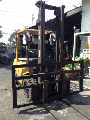 +++ ขายโฟล์คลิฟท์  T.C.M. FD30  ขนาด  3  ตัน  เครื่องยนต์ดีเซล  เสา  4  เมตร  เกียร์ออโตเมติค  ยางลมครับ