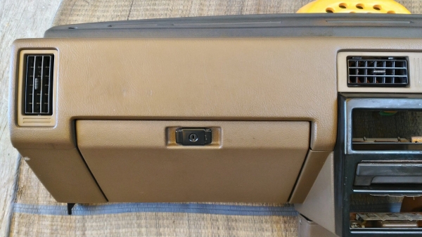 คอนโซล DATSUN 2WD JAPAN จอเหลี่ยม สีน้ำตาล