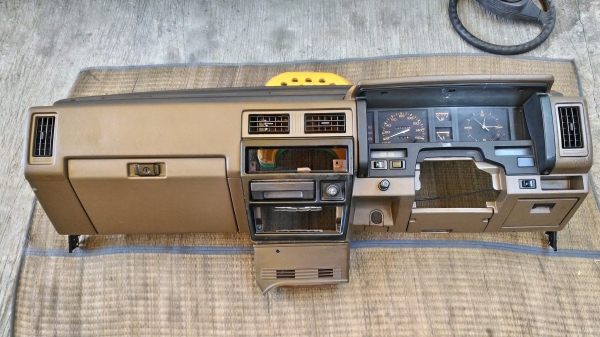 คอนโซล DATSUN 2WD JAPAN จอเหลี่ยม สีน้ำตาล