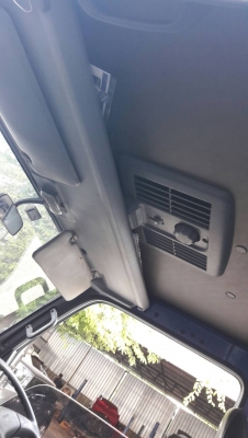 รถบรรทุก ISUZU 4 ล้อ  ตู้ 3 บาน ปี45 เครื่อง 100 แรง ราคา 255,000 บ.รถอยู่ดอนเมือง