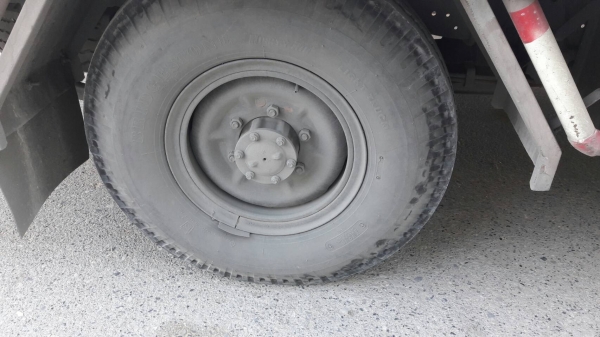 รถบรรทุก ISUZU 4 ล้อ  ตู้ 3 บาน ปี45 เครื่อง 100 แรง ราคา 255,000 บ.รถอยู่ดอนเมือง