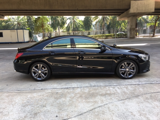 2016 benz cla200 สีดำ มือเดียวป้ายแดง ยังไม่ได้จะทะเบียน
