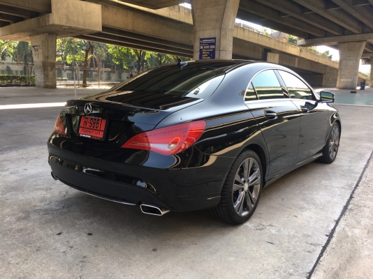 2016 benz cla200 สีดำ มือเดียวป้ายแดง ยังไม่ได้จะทะเบียน