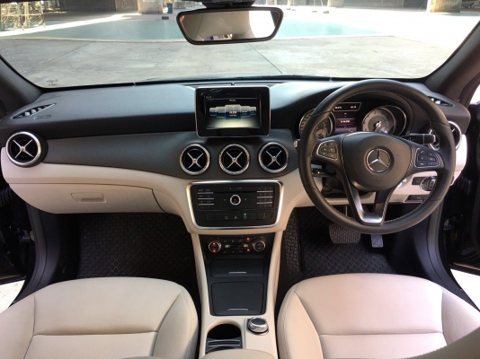 2016 benz cla200 สีดำ มือเดียวป้ายแดง ยังไม่ได้จะทะเบียน