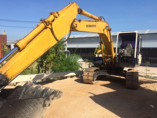 ขายรถแม็คโคร PC120-5 สนใจติดต่อคุณรัตนศักดิ์ 081-7621704