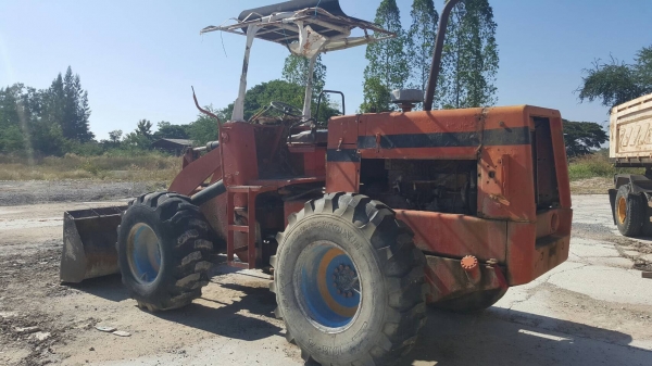 ขาย รถตัก KOMATSU 515 เอวอ่อน สภาพพร้อมใช้งาน ราคาคุยกันได้ครับ ขาย รถตัก KOMATSU 515 เอวอ่อน สภาพพร้อมใช้งาน ราคาคุยกันได้ครับ