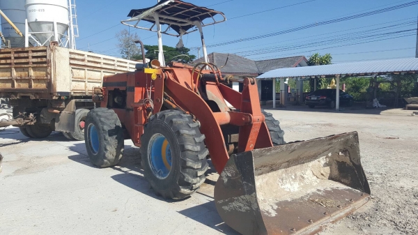 ขาย รถตัก KOMATSU 515 เอวอ่อน สภาพพร้อมใช้งาน ราคาคุยกันได้ครับ ขาย รถตัก KOMATSU 515 เอวอ่อน สภาพพร้อมใช้งาน ราคาคุยกันได้ครับ