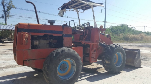 ขาย รถตัก KOMATSU 515 เอวอ่อน สภาพพร้อมใช้งาน ราคาคุยกันได้ครับ ขาย รถตัก KOMATSU 515 เอวอ่อน สภาพพร้อมใช้งาน ราคาคุยกันได้ครับ