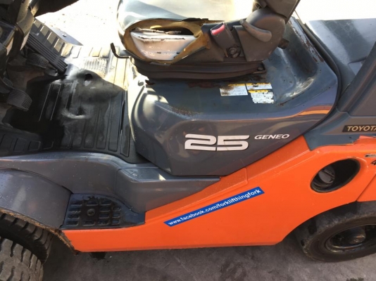 ขายรถโฟล์คลิฟท์สำหรับตักยางพารา ตักยางก้อนตักยางถ้วย ตักขี้ยาง ตักทะลายปาล์ม ขายรถโฟล์คลิฟท์สำหรับตักยางพารา ตักยางก้อนตักยางถ้วย ตักขี้ยาง ตักทะลายปาล์ม