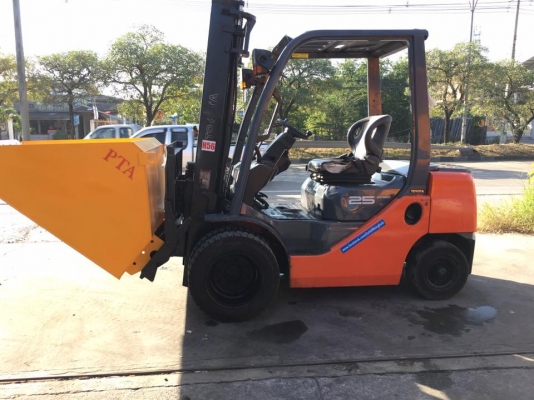 ขายรถโฟล์คลิฟท์สำหรับตักยางพารา ตักยางก้อนตักยางถ้วย ตักขี้ยาง ตักทะลายปาล์ม ขายรถโฟล์คลิฟท์สำหรับตักยางพารา ตักยางก้อนตักยางถ้วย ตักขี้ยาง ตักทะลายปาล์ม