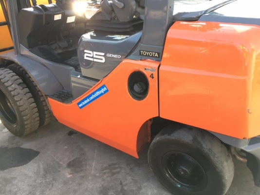 ขายรถโฟล์คลิฟท์สำหรับตักยางพารา ตักยางก้อนตักยางถ้วย ตักขี้ยาง ตักทะลายปาล์ม ขายรถโฟล์คลิฟท์สำหรับตักยางพารา ตักยางก้อนตักยางถ้วย ตักขี้ยาง ตักทะลายปาล์ม