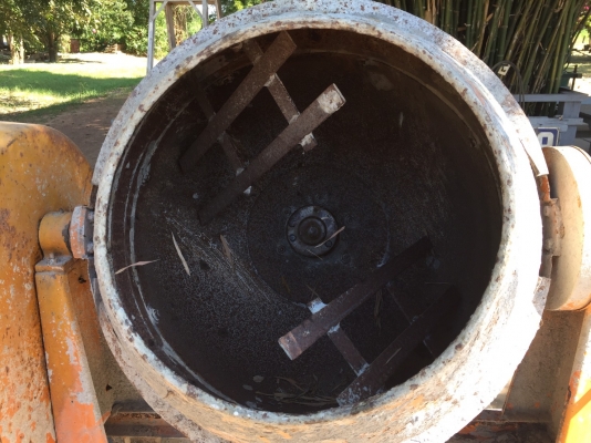 โม่ผสมปูน Marton พร้อมไดนาโม สภาพเดิมๆ