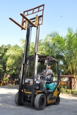 ลดกระหน่ำ!!ขายFORKLIFT KOMATSU FG15-20(1.5ตัน) สวยเดิมจากญี่ปุ่น ยังไม่เคยใช้ในไทย 165,000เท่านั้น!!