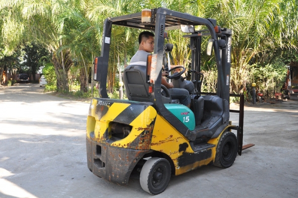 ลดกระหน่ำ!!ขายFORKLIFT KOMATSU FG15-20(1.5ตัน) สวยเดิมจากญี่ปุ่น ยังไม่เคยใช้ในไทย 165,000เท่านั้น!!