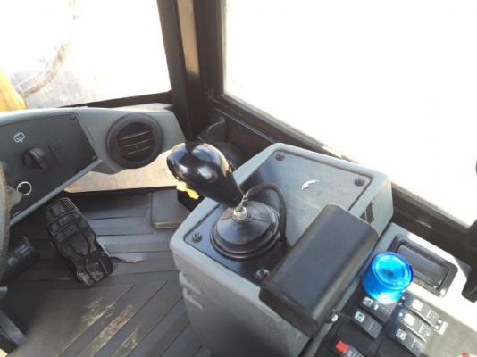 ขายรถตักล้อยาง CAT 924H ปี 2011 รถนอกนำเข้าเองจากญี่ปุ่น สภาพสวยพร้อมใช้ ขายรถตักล้อยาง CAT 924H ปี 2011 รถนอกนำเข้าเองจากญี่ปุ่น สภาพสวยพร้อมใช้