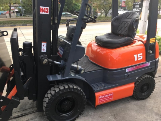 ขายรถโฟล์คลิฟท์สำหรับตักยางพาราตักยางก้อนตักยางถ้วยตักขี้ยางตักทะลายปาล์ม ขายรถโฟล์คลิฟท์สำหรับตักยางพาราตักยางก้อนตักยางถ้วยตักขี้ยางตักทะลายปาล์ม