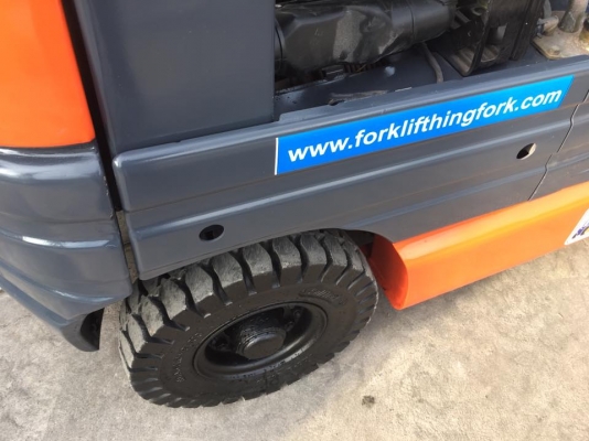 ขายรถโฟล์คลิฟท์สำหรับตักยางพาราตักยางก้อนตักยางถ้วยตักขี้ยางตักทะลายปาล์ม ขายรถโฟล์คลิฟท์สำหรับตักยางพาราตักยางก้อนตักยางถ้วยตักขี้ยางตักทะลายปาล์ม