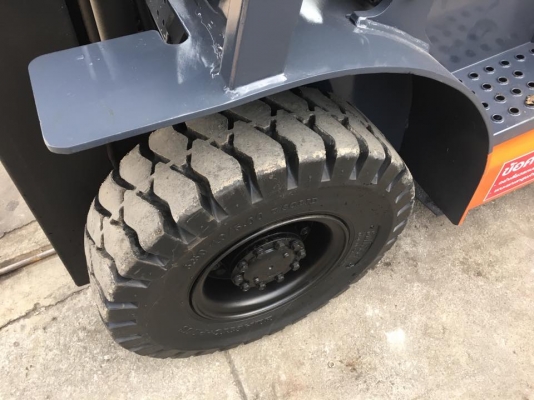 ขายรถโฟล์คลิฟท์สำหรับตักยางพาราตักยางก้อนตักยางถ้วยตักขี้ยางตักทะลายปาล์ม ขายรถโฟล์คลิฟท์สำหรับตักยางพาราตักยางก้อนตักยางถ้วยตักขี้ยางตักทะลายปาล์ม