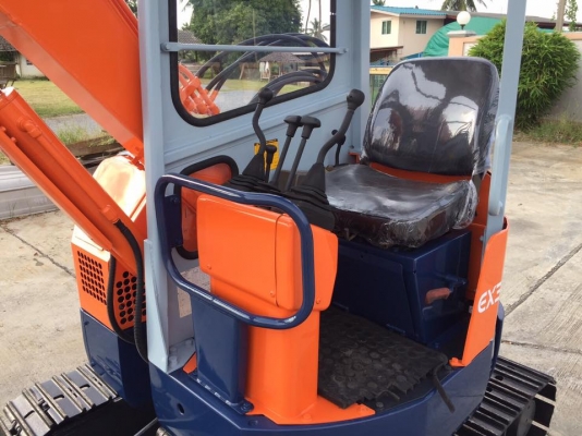 รถขุด HITACHI EX30UR ทำสีใหม่ มือสองนำเข้าญี่ปุ่น รถขุด HITACHI EX30UR ทำสีใหม่ มือสองนำเข้าญี่ปุ่น