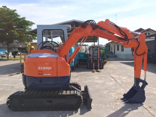 รถขุด HITACHI EX30UR ทำสีใหม่ มือสองนำเข้าญี่ปุ่น
