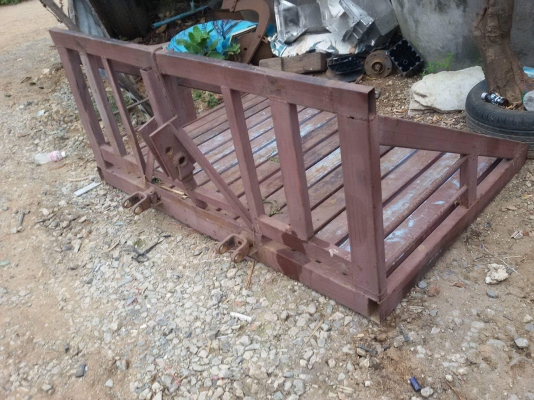 ตะกร้าบรรทุกท้ายรถ