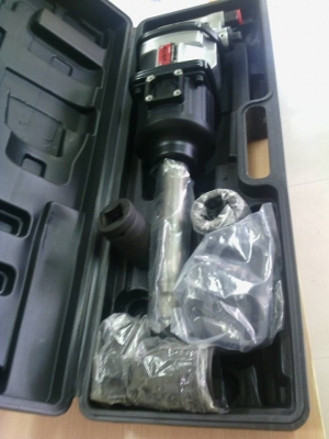 ขายถูกด่วนๆ AIR IMPACT WRENCH SET : บล็อคลม ASHITA ขนาด 8 หุน (1 นิ้ว") (แถมลูกบล็อค 4 ตัว) ขายถูกด่วนๆ AIR IMPACT WRENCH SET : บล็อคลม ASHITA ขนาด 8 หุน (1 นิ้ว") (แถมลูกบล็อค 4 ตัว)