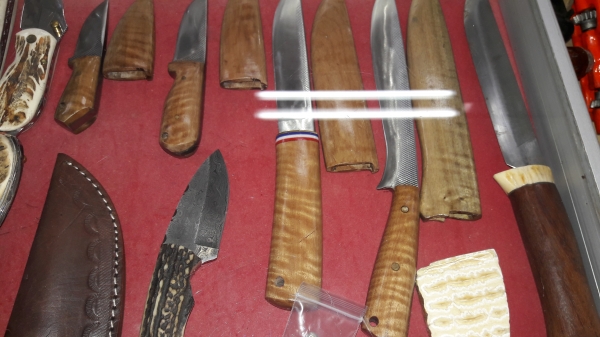 ขายมีดพับด้ามสวยๆงานดีช่างจากอุทัยสนใจโทรสอมถามได้ครับ 089-1786075 ขายมีดพับด้ามสวยๆงานดีช่างจากอุทัยสนใจโทรสอมถามได้ครับ 089-1786075