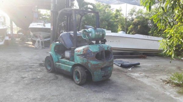 ขายรถโฟคลิ๊ฟมิตรซู2.5ตัน งาเทได้ เสา6เมตร3ท่อน เครื่องติดแก๊สจากโรงงานเครื่องดีติดง่าย ลองมาขับดูก่อนครับ ขายถูก 135000 บาท