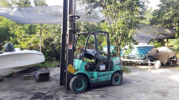 ขายรถโฟคลิ๊ฟมิตรซู2.5ตัน งาเทได้ เสา6เมตร3ท่อน เครื่องติดแก๊สจากโรงงานเครื่องดีติดง่าย ลองมาขับดูก่อนครับ ขายถูก 135000 บาท