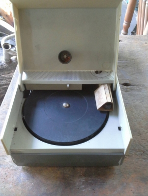 เครื่องเล่นแผ่นเสียง