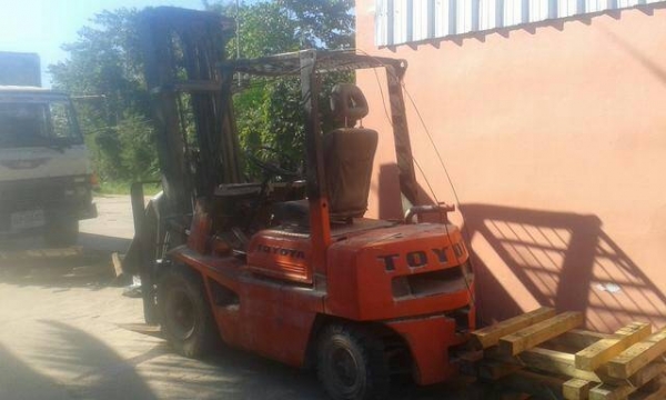 ขาย รถฟอร์คลิฟต์ 2.5 ตัน ระบบบขึ้นลงทำงานปกติ เครื่องดีเซล เกียร์ธรรมดา ที่ต้องแก้ไขคือระบบเบรกและกระบอกไฮดรอลิครั่วแค่นั้นครับ นอกนั้นทำงานปกติขายในราคา 125000 ดูรถก่อนต่อ วันทูคอล 0986683479 dtac 0991751349 สิทธิ์ คับ ขาย รถฟอร์คลิฟต์ 2.5 ตัน ระบบบขึ้นลงทำงานปกติ เครื่องดีเซล เกียร์ธรรมดา ที่ต้องแก้ไขคือระบบเบรกและกระบอกไฮดรอลิครั่วแค่นั้นครับ นอกนั้นทำงานปกติขายในราคา 125000 ดูรถก่อนต่อ วันทูคอล 0986683479 dtac 0991751349 สิทธิ์ คับ