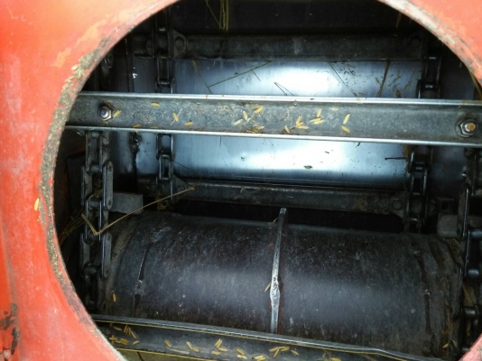 ขายรถเกี่ยวข้าวอุ้มคูโบต้า 68g