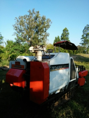 ขายรถเกี่ยวข้าวอุ้มคูโบต้า 68g