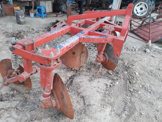 ขอบคุณสารวัตรจาก จ.ศรีสะเกษ ครับ ขายผาน ยกร่องมัน 2ร่อง หรือจะใช้ร่องเดียวก็ได้ สภาพใช้งานน้อยมาก สวยครับ