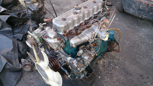 ขายเครื่องยนต์ดีเซลนิสสันคาร์บ่อน ED33