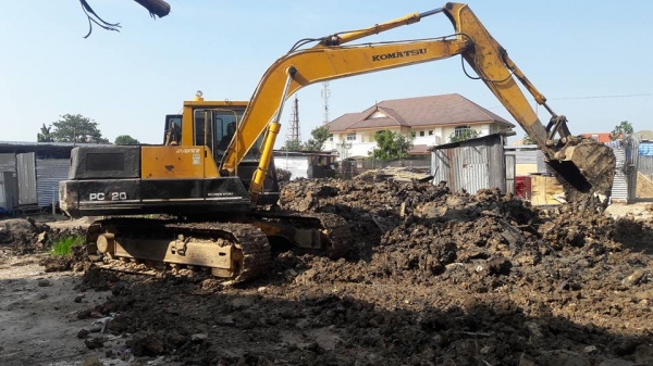 ขายแบ็คโค โคมัสสุ pc120 -3 สภาพดีมาก เครื่องเดิมปั้มเดิม แอร์เย็น รถเดิมๆๆ  สวยกว่านี้เก่าญี่ปุ่นเลยครับ