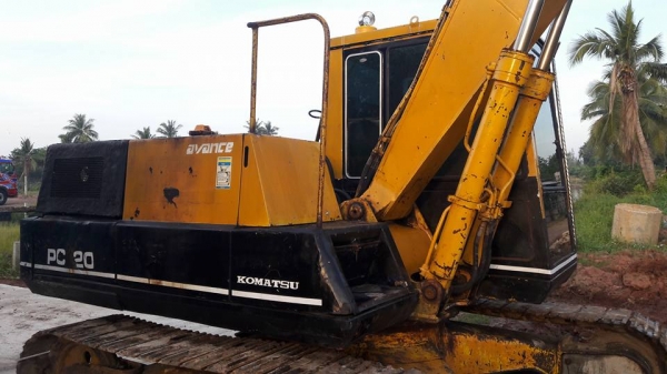 ขายแบ็คโค โคมัสสุ pc120 -3 สภาพดีมาก เครื่องเดิมปั้มเดิม แอร์เย็น รถเดิมๆๆ  สวยกว่านี้เก่าญี่ปุ่นเลยครับ