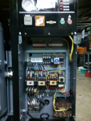 คุณลูกค้าท่านใดสนใจเครื่องปั๊มลมโรตารี่สกรูฮิตาชิ 30 แรง โทรหาปรึกษาได้เลย