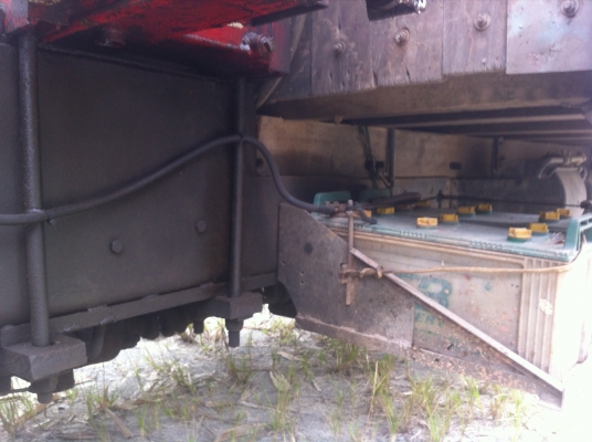 ขายด่วนรถหกล้อ พร้อมเครน 3.3 ตันครับ กระบะยาว 5 เมตร