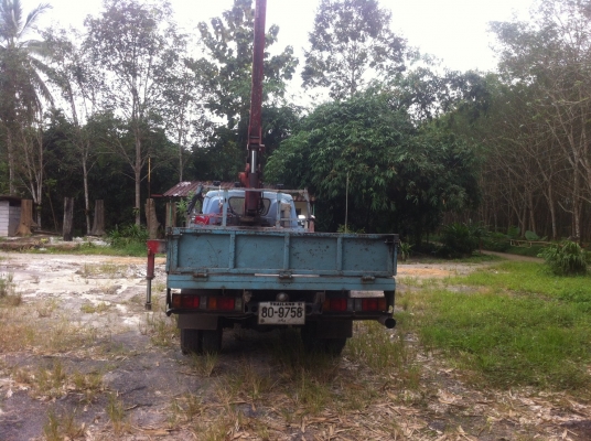 ขายด่วนรถหกล้อ พร้อมเครน 3.3 ตันครับ กระบะยาว 5 เมตร
